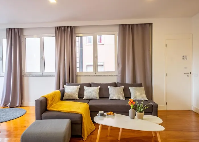 Hola Lisbon Suites