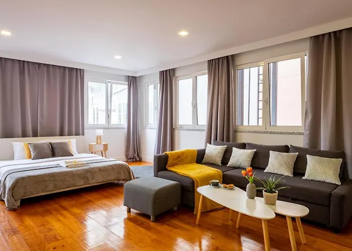 Hola Lisbon Suites
